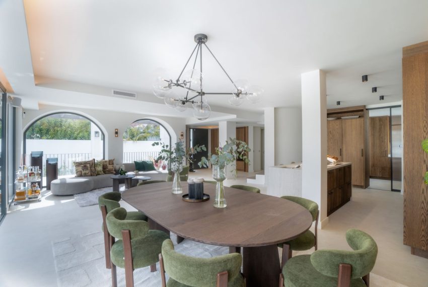 R5150767-Villa-For-Sale-Nueva-Andalucia-Detached-6-Beds-475-Built-3