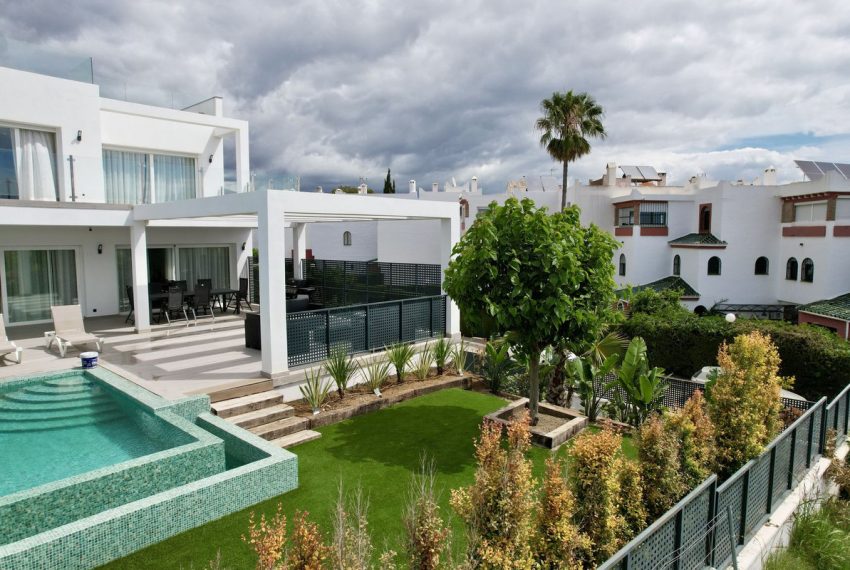 R5151661-Villa-For-Sale-Cancelada-Detached-5-Beds-400-Built-1
