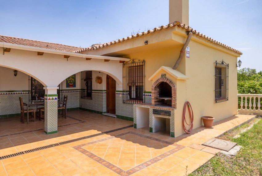 R5151901-Villa-For-Sale-Estepona-Finca-3-Beds-212-Built-3