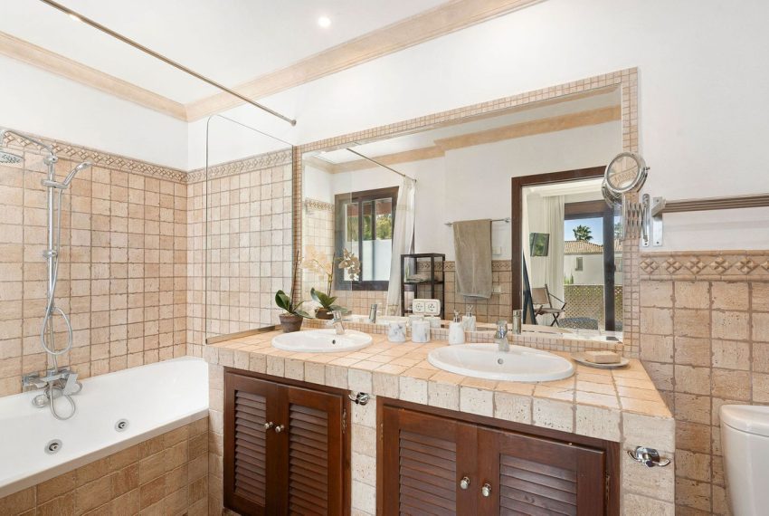 R5152036-Villa-For-Sale-San-Pedro-de-Alcantara-Detached-4-Beds-382-Built-17