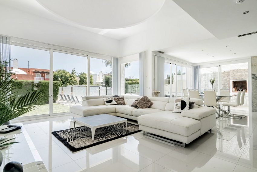 R5152159-Villa-For-Sale-Nueva-Andalucia-Detached-6-Beds-346-Built-10