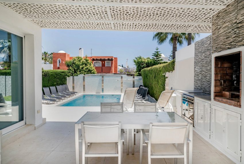 R5152159-Villa-For-Sale-Nueva-Andalucia-Detached-6-Beds-346-Built-4