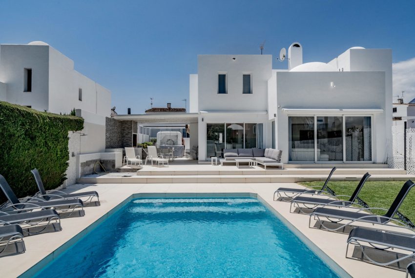 R5152159-Villa-For-Sale-Nueva-Andalucia-Detached-6-Beds-346-Built
