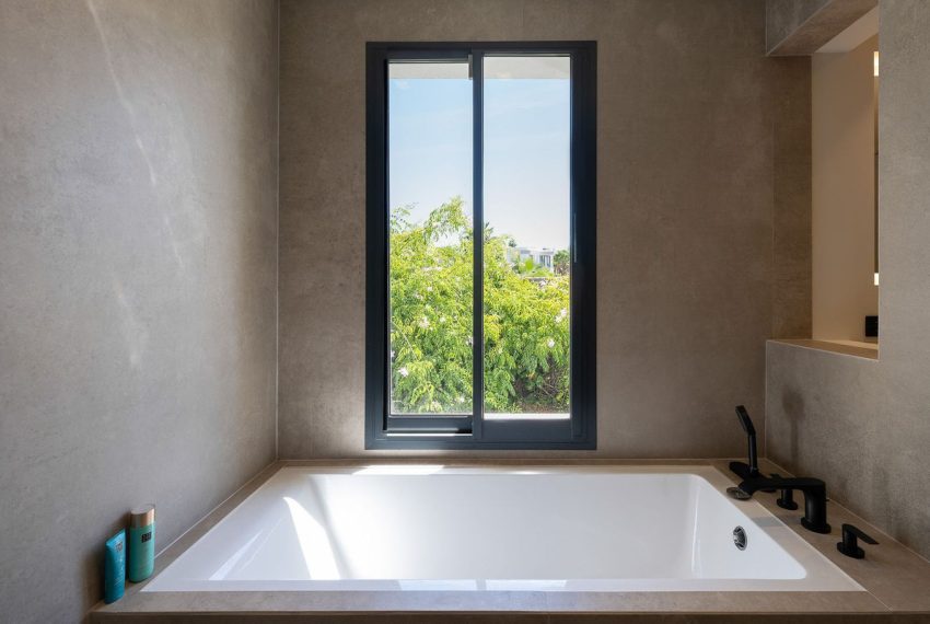 R5152798-Villa-For-Sale-Nueva-Andalucia-Detached-4-Beds-294-Built-19