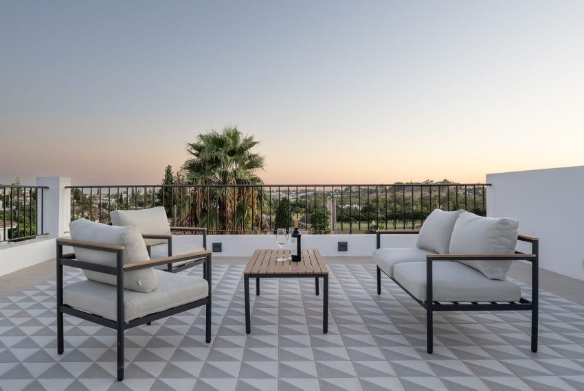 R5152798-Villa-For-Sale-Nueva-Andalucia-Detached-4-Beds-294-Built-3