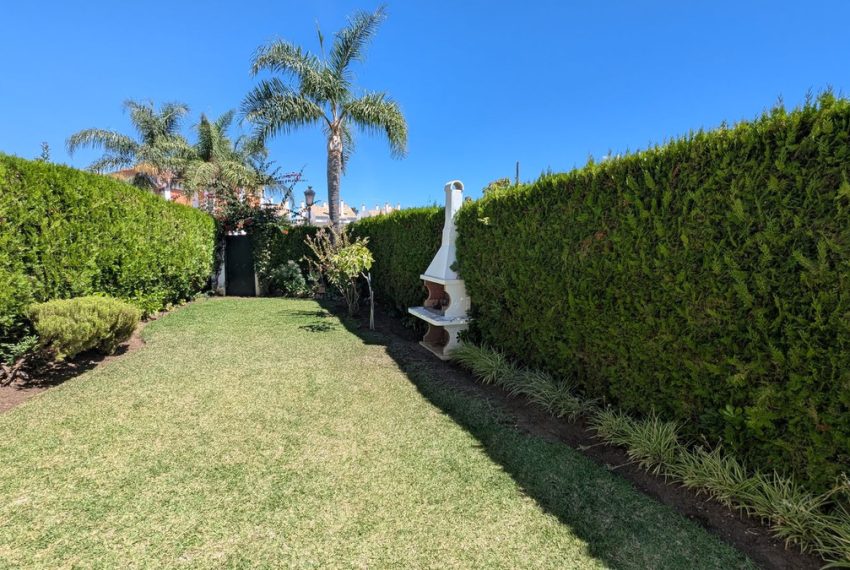 R5152978-Villa-For-Sale-San-Pedro-de-Alcantara-Semi-Detached-4-Beds-420-Built-4