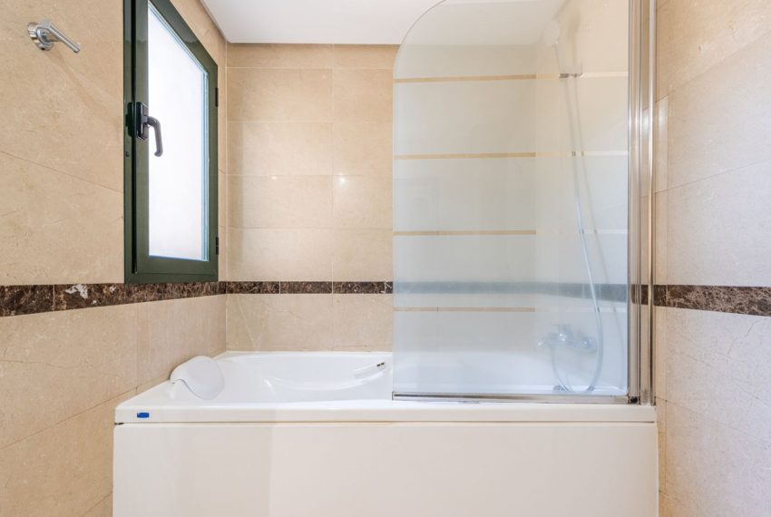 R5152984-Apartment-For-Sale-Nueva-Andalucia-Ground-Floor-3-Beds-120-Built-14