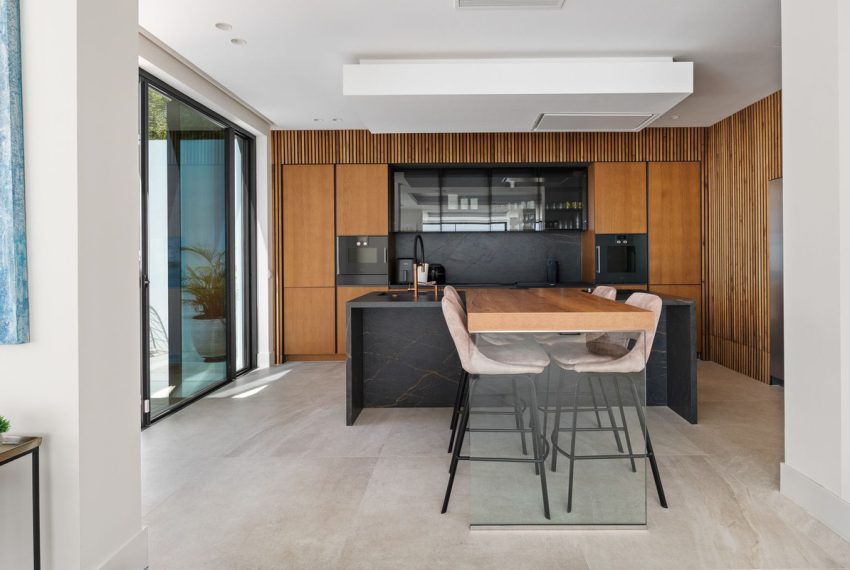 R5153068-Villa-For-Sale-Rio-Real-Detached-4-Beds-429-Built-7