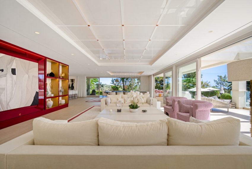 R5153119-Villa-For-Sale-Aloha-Detached-6-Beds-702-Built-1