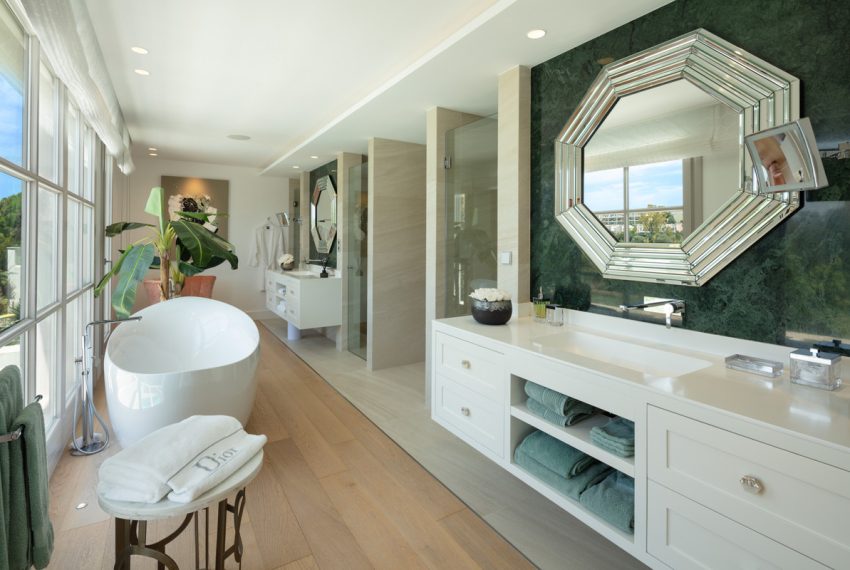 R5153119-Villa-For-Sale-Aloha-Detached-6-Beds-702-Built-17