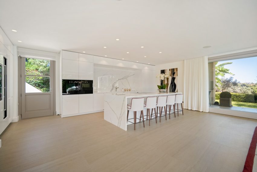 R5153119-Villa-For-Sale-Aloha-Detached-6-Beds-702-Built-3
