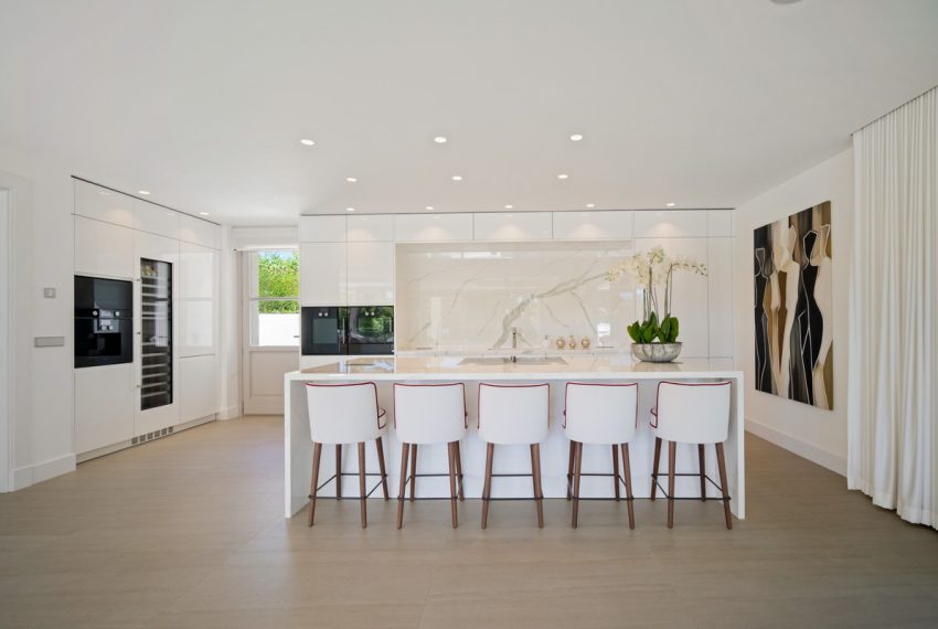 R5153119-Villa-For-Sale-Aloha-Detached-6-Beds-702-Built-4