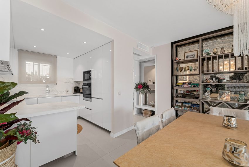 R5153197-Apartment-For-Sale-The-Golden-Mile-Middle-Floor-3-Beds-175-Built-11