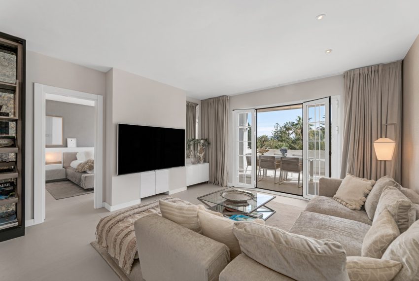 R5153197-Apartment-For-Sale-The-Golden-Mile-Middle-Floor-3-Beds-175-Built-17