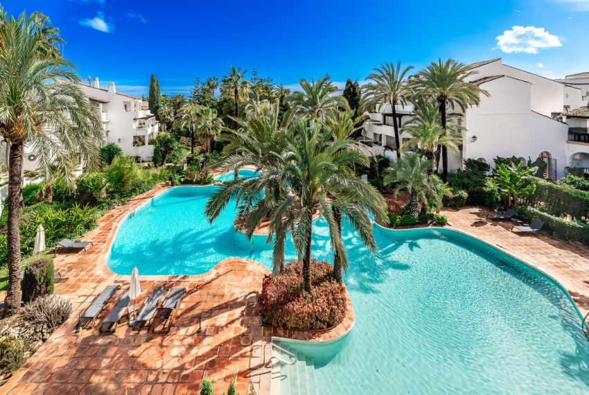 R5153197-Apartment-For-Sale-The-Golden-Mile-Middle-Floor-3-Beds-175-Built-19