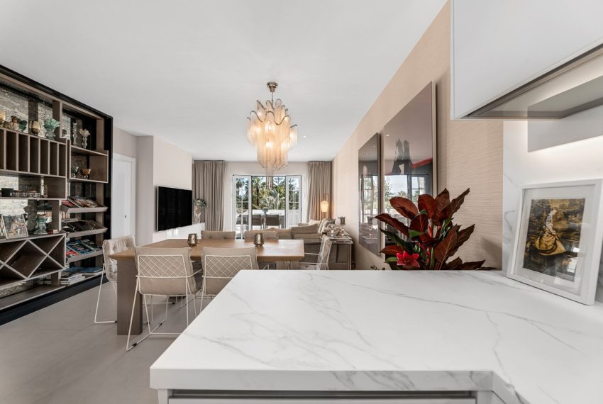 R5153197-Apartment-For-Sale-The-Golden-Mile-Middle-Floor-3-Beds-175-Built-4