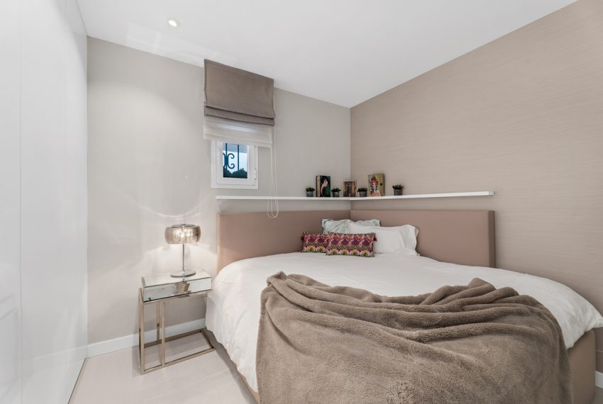 R5153197-Apartment-For-Sale-The-Golden-Mile-Middle-Floor-3-Beds-175-Built-6