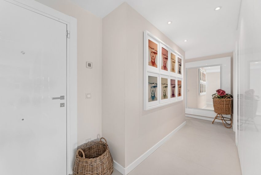 R5153197-Apartment-For-Sale-The-Golden-Mile-Middle-Floor-3-Beds-175-Built-8