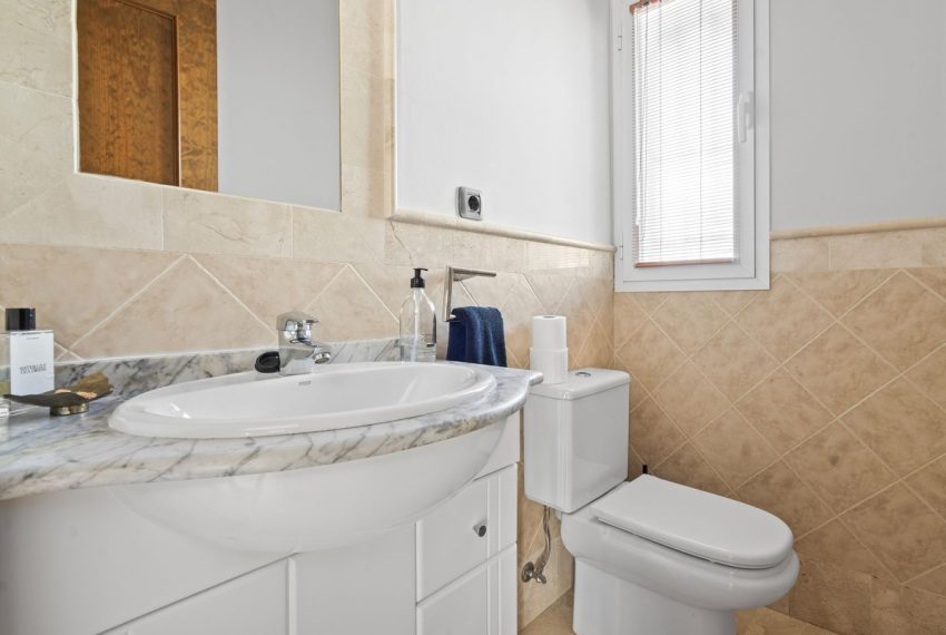 R5153674-Villa-For-Sale-Nueva-Andalucia-Detached-5-Beds-222-Built-15