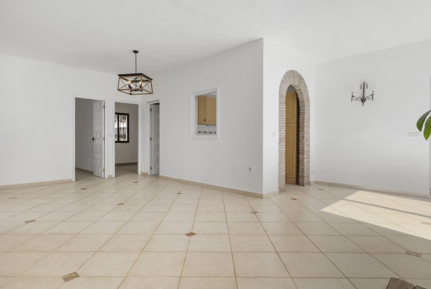 R5154991-Villa-For-Sale-Coin-Detached-4-Beds-214-Built-2