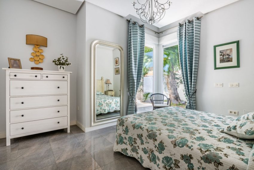 R5155102-Villa-For-Sale-Marbella-Detached-4-Beds-166-Built-4