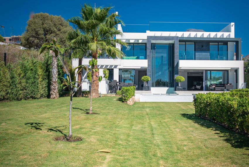 R5155951-Villa-For-Sale-Estepona-Detached-6-Beds-383-Built-6