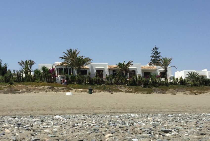 R5156122-Villa-For-Sale-Estepona-Semi-Detached-5-Beds-190-Built-1