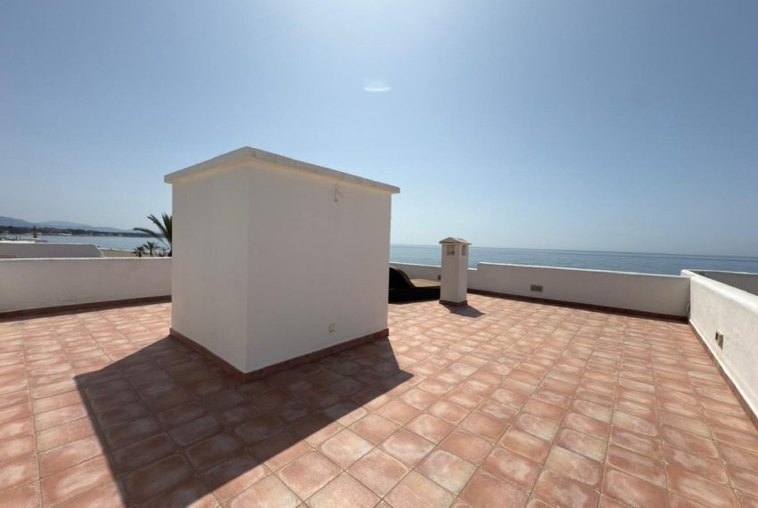 R5156122-Villa-For-Sale-Estepona-Semi-Detached-5-Beds-190-Built-13