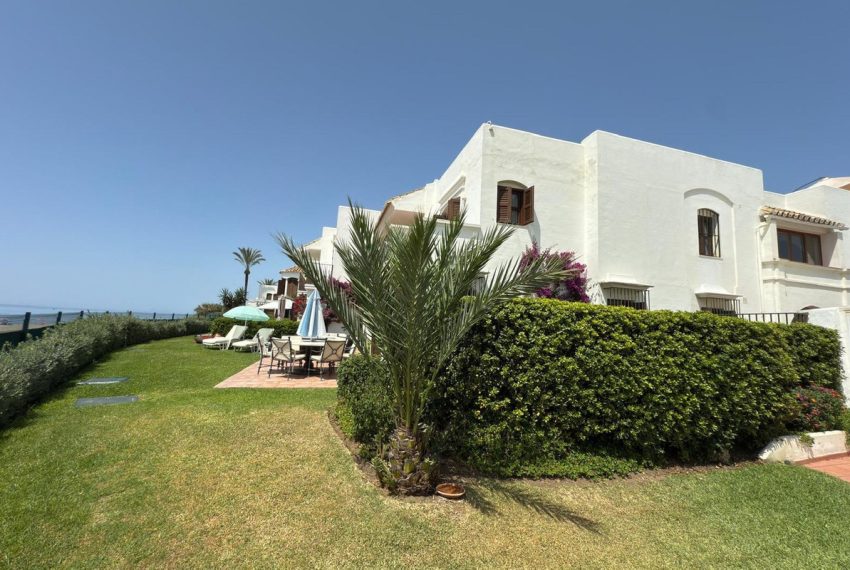R5156122-Villa-For-Sale-Estepona-Semi-Detached-5-Beds-190-Built-17