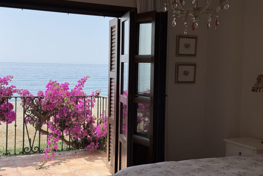 R5156122-Villa-For-Sale-Estepona-Semi-Detached-5-Beds-190-Built-6
