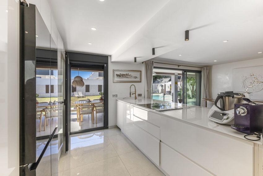 R5156197-Villa-For-Sale-Estepona-Detached-3-Beds-260-Built-14