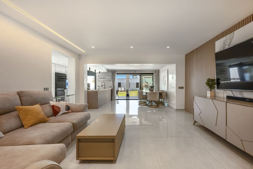 R5156197-Villa-For-Sale-Estepona-Detached-3-Beds-260-Built-8