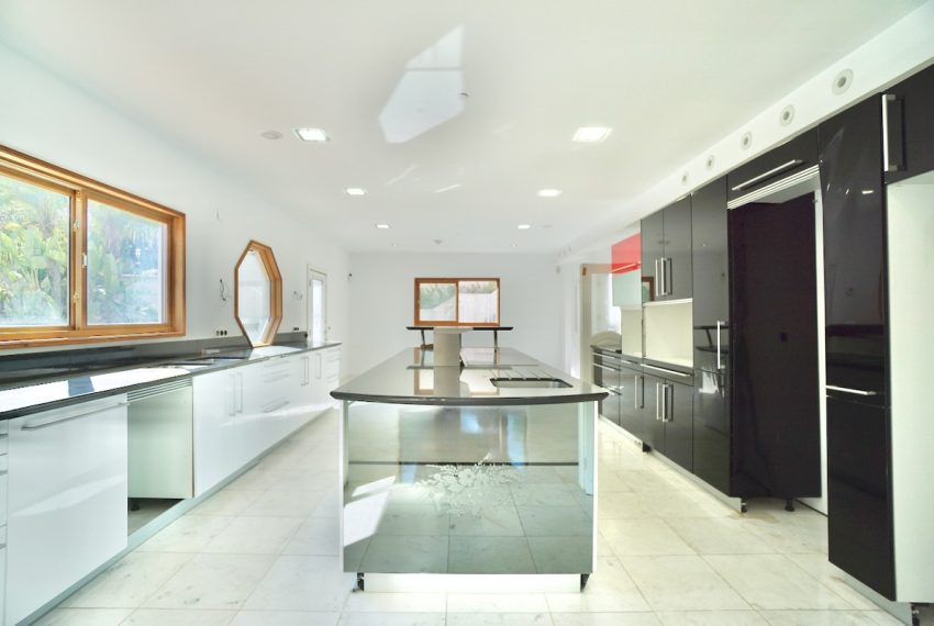 R5156368-Villa-For-Sale-Benahavis-Detached-5-Beds-710-Built-13