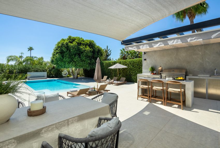 R5156410-Villa-For-Sale-Nueva-Andalucia-Detached-6-Beds-545-Built-1