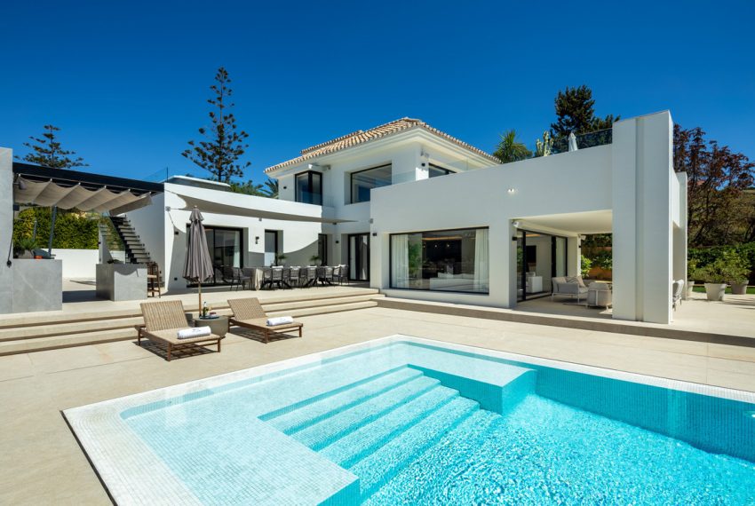 R5156410-Villa-For-Sale-Nueva-Andalucia-Detached-6-Beds-545-Built-11