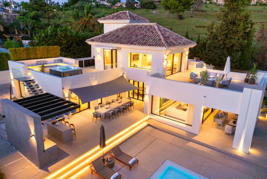 R5156410-Villa-For-Sale-Nueva-Andalucia-Detached-6-Beds-545-Built