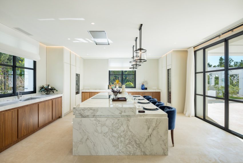 R5156452-Villa-For-Sale-The-Golden-Mile-Detached-6-Beds-1000-Built-2