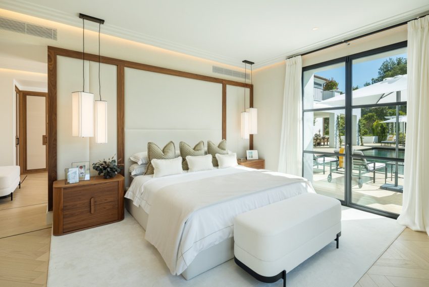 R5156452-Villa-For-Sale-The-Golden-Mile-Detached-6-Beds-1000-Built-9