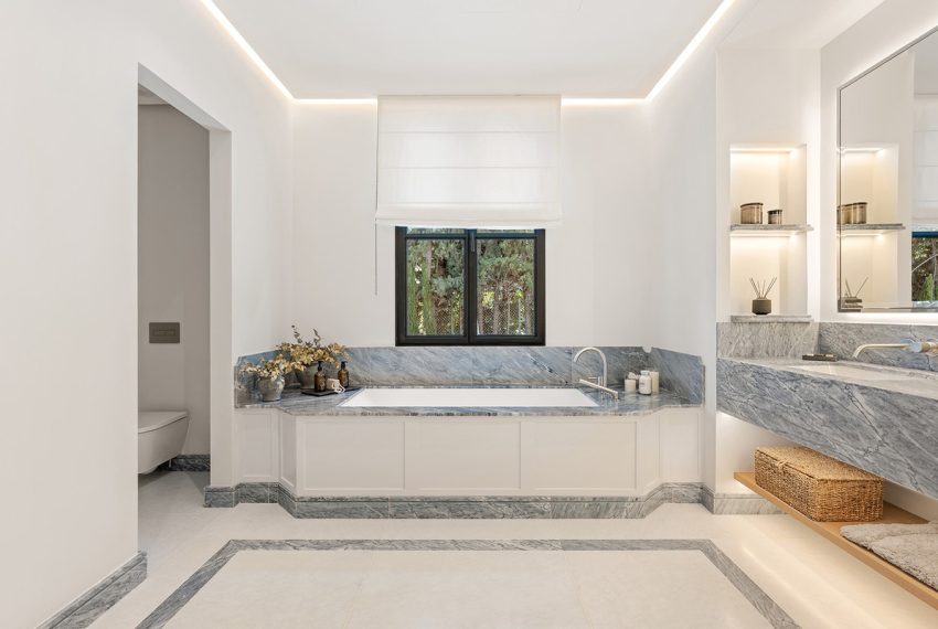 R5156455-Villa-For-Sale-The-Golden-Mile-Detached-6-Beds-1534-Built-19