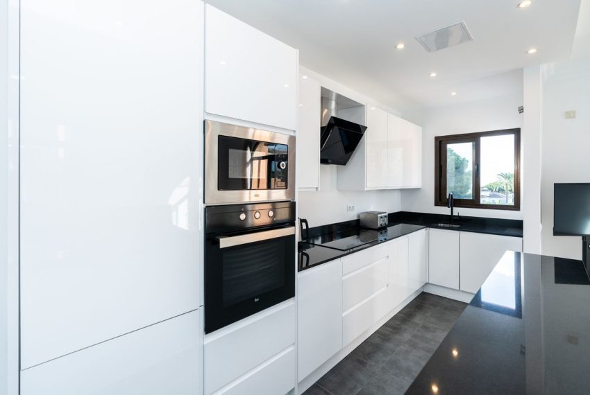 R5156959-Apartment-For-Sale-New-Golden-Mile-Penthouse-2-Beds-144-Built-15