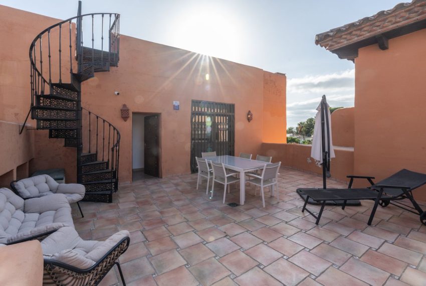 R5156959-Apartment-For-Sale-New-Golden-Mile-Penthouse-2-Beds-144-Built-17