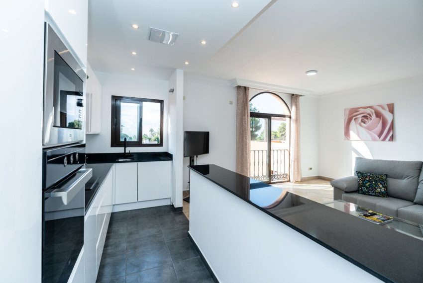 R5156959-Apartment-For-Sale-New-Golden-Mile-Penthouse-2-Beds-144-Built-2