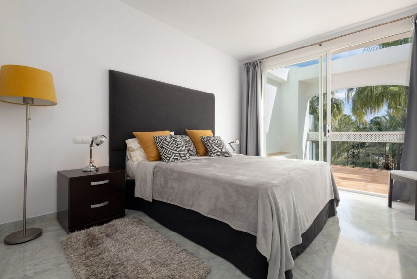 R5157145-Apartment-For-Sale-The-Golden-Mile-Penthouse-Duplex-4-Beds-270-Built-17
