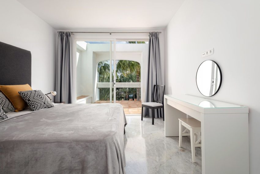 R5157145-Apartment-For-Sale-The-Golden-Mile-Penthouse-Duplex-4-Beds-270-Built-18