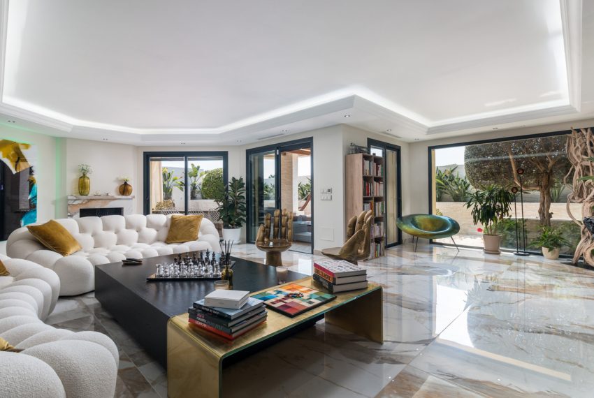 R5157496-Villa-For-Sale-Nueva-Andalucia-Detached-4-Beds-410-Built-11