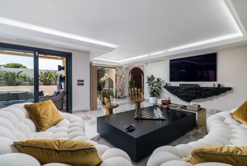 R5157496-Villa-For-Sale-Nueva-Andalucia-Detached-4-Beds-410-Built-12