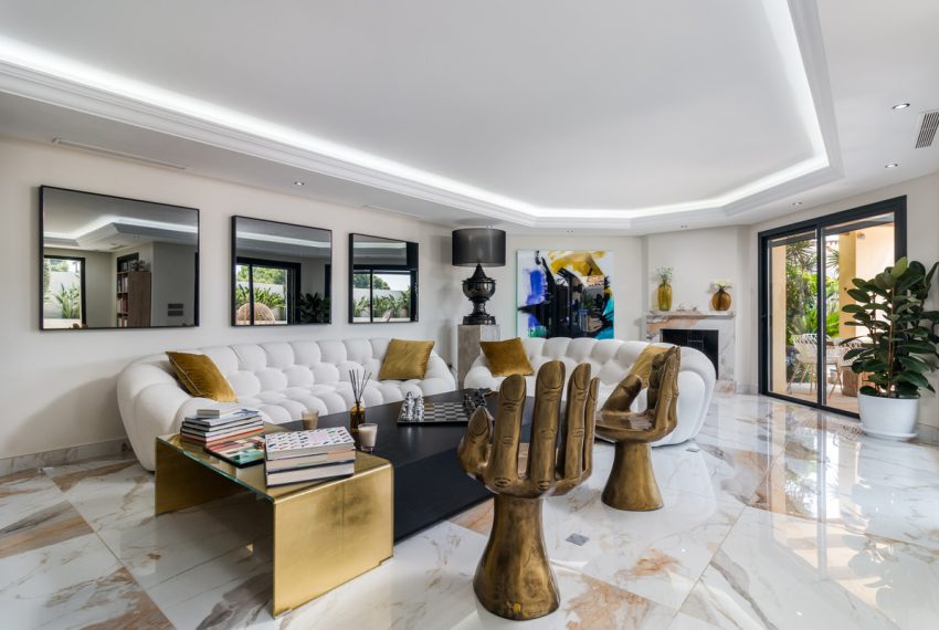 R5157496-Villa-For-Sale-Nueva-Andalucia-Detached-4-Beds-410-Built-2