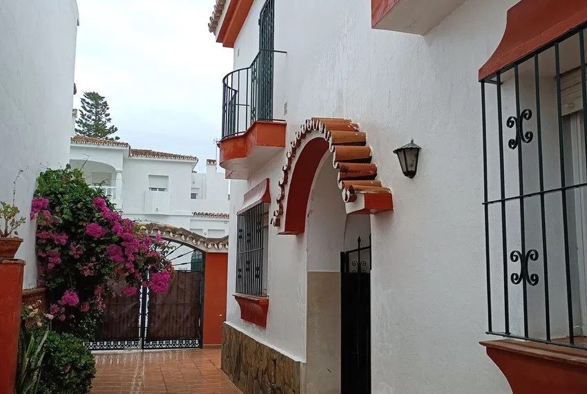 R5158999-Villa-For-Sale-San-Pedro-de-Alcantara-Semi-Detached-5-Beds-177-Built