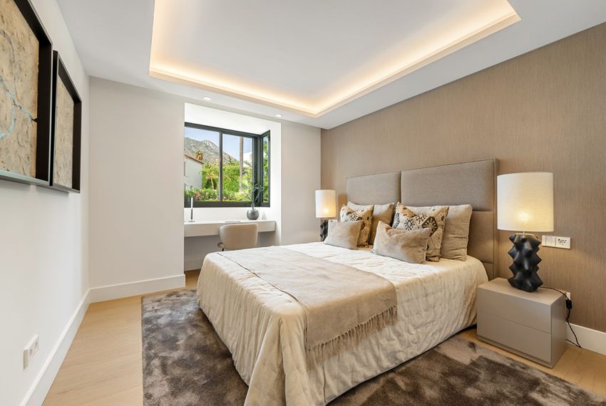 R5159374-Villa-For-Sale-The-Golden-Mile-Detached-5-Beds-734-Built-10