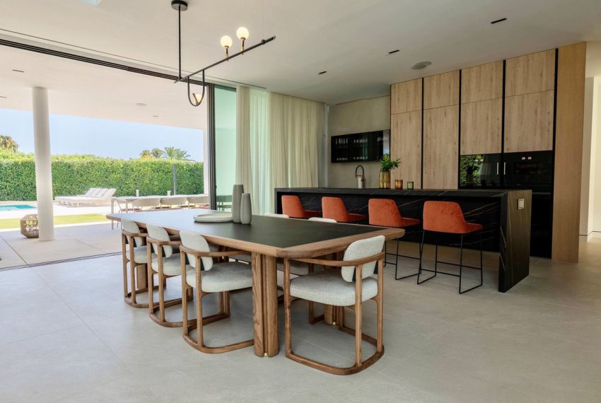 R5159518-Villa-For-Sale-The-Golden-Mile-Detached-5-Beds-720-Built-3